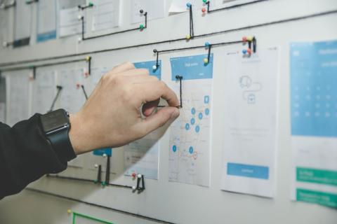 6 Communication Tools For Emergency Situations By Industry (2026 Guide)