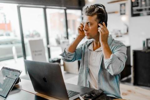 The Differences Between Nearshore and Offshore Outsourcing
