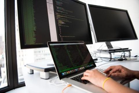 Why IT Teams Still Struggle with Shadow IT in 2025