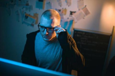 The Blue Light Detox: How 72 Hours Offline Repairs Your Sleep Architecture
