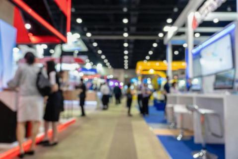 How Models Enhance Engagement at Trade Show Exhibitions