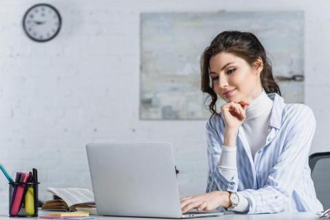 How to Make a Positive First Impression Online