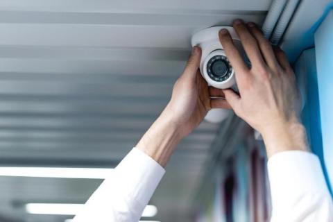 Tracking Safety: The Role of Mobile Monitoring in Protecting Vulnerable Family Members
