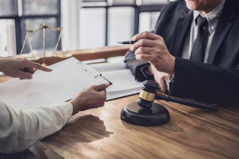 Niches Win Online - Why Specialization is the Key to Lawyer Marketing Success