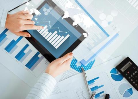 Tools for analyzing company cash flows