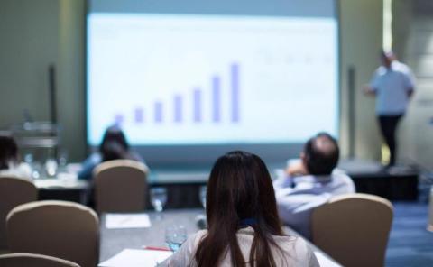 Pitch Deck Services Are the Secret Ops Tool Nobody Talks About