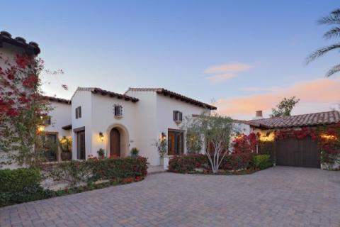 Key Things to Consider Before Booking a Villa Rental