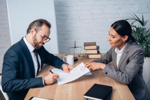 Seamless Borders, Clear Taxes: The Indispensable Role of a Cross-Border Tax Advisor