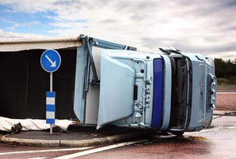 What to Expect From a Bilingual Truck Accident Legal Consultation