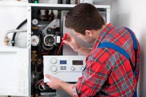 Tankless vs Traditional Water Heaters: Which Requires More Emergency Water Heater Repair Service?