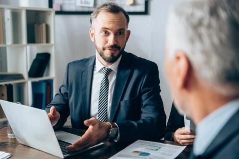 Modern Investing: Why Tech-Savvy Investors Are Ditching Banks for Brokers