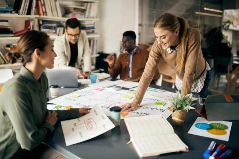 Top Benefits of Working with a Public Relations and Marketing Group