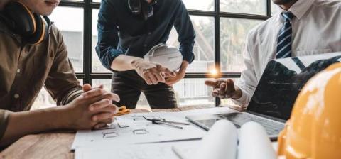 Operational Bottlenecks That Quietly Limit Small Contractor Growth