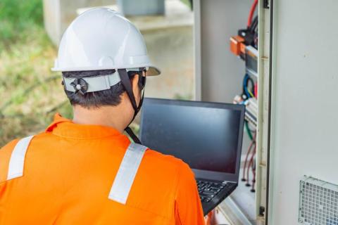 Why Field Service Management Software Is Essential for Modern Service Businesses