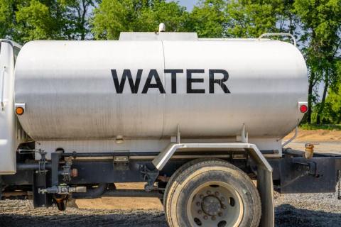 How to Transport Water Safely Without Damaging Your Equipment