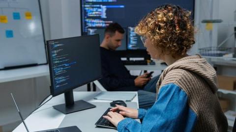 Learning by Doing: How Summer Tech Programs Prepare Students for Future Careers