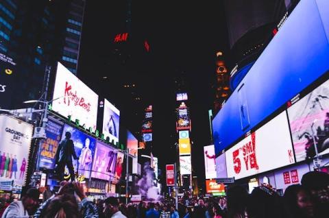 Why Your Store Fails to Engage & How Dynamic Displays Help