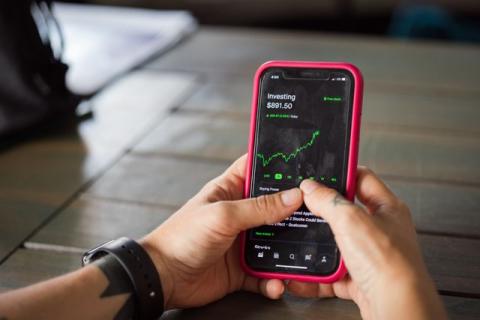 Digital Finance Perks That Can Benefit New Investors