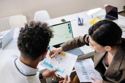 7 Benefits of Hiring a Power BI Consultant for Your Data Projects