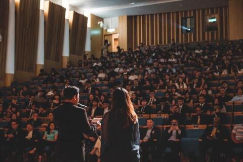 Making the Most of Business Conferences and Networking Events