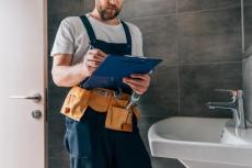 Emergency Plumber vs Standard Plumber: Which Service Is Right For Your Urgent Repairs?