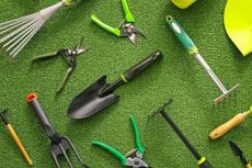 Why Ergonomic Handles and Safety Features Are Vital When Selecting DIY Garden Tools