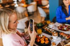 Why Some Restaurants Dominate Social Media
